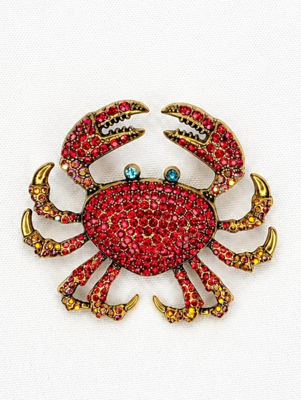 💎 Red Rhinestone Crab Brooch Gold Tone Blue Eyes Coastal Statement Pin